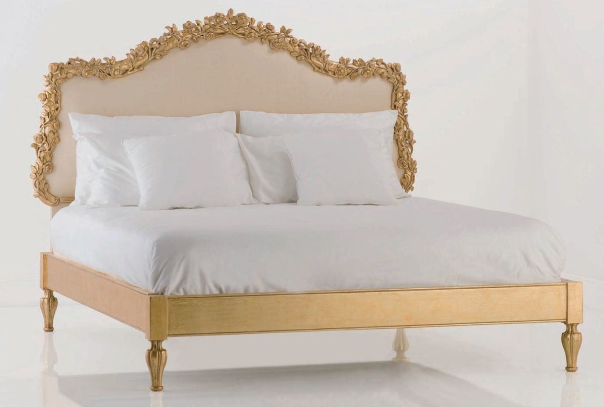 Кровать бежевая с золотом